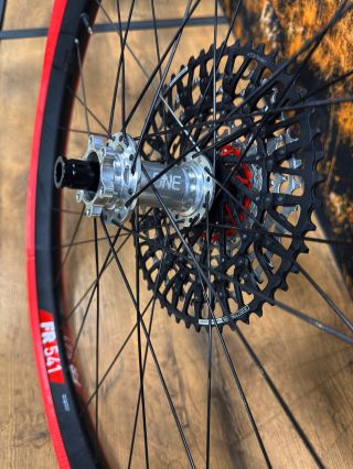 🚴‍♂️ Když důvěřujete jen tomu nejlepšímu!🚴‍♀️ Ahoj bikeři! 🌟 Dneska bych se s vámi chtěl podělit o něco, co mě opravdu...